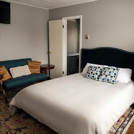 Charming French Studio Apartment 래러미 외부 사진