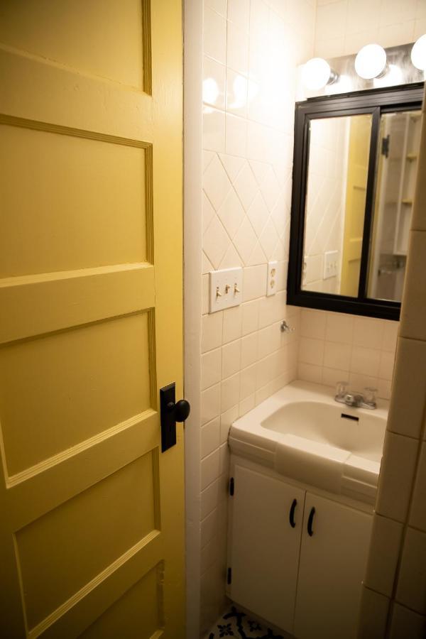 Charming French Studio Apartment 래러미 외부 사진