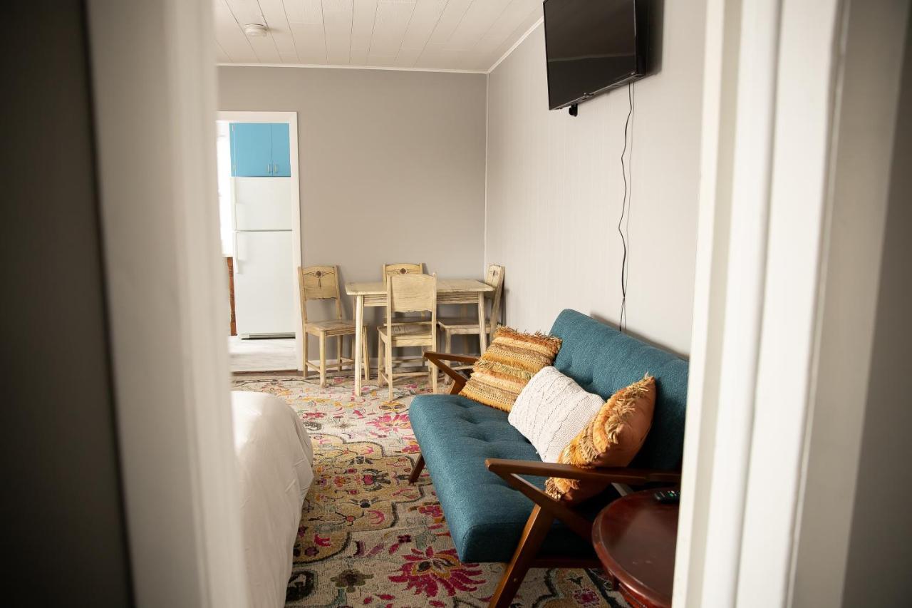 Charming French Studio Apartment 래러미 외부 사진